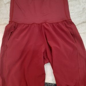 Red Lululemon hi waisted Harlem joggers size 6
